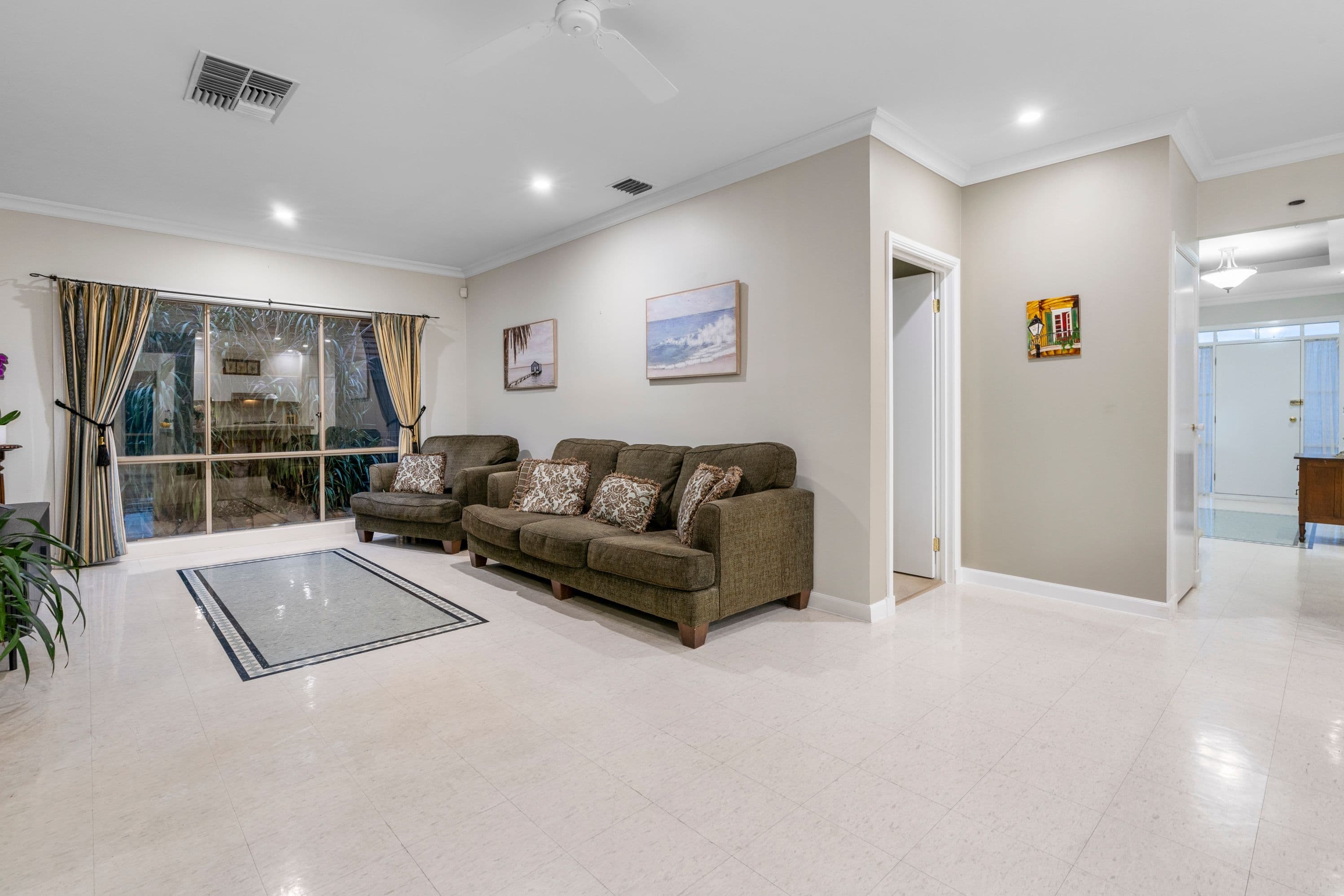 2 Marlo Court, South Morang VIC 3752, South Morang - Thumbnail 4