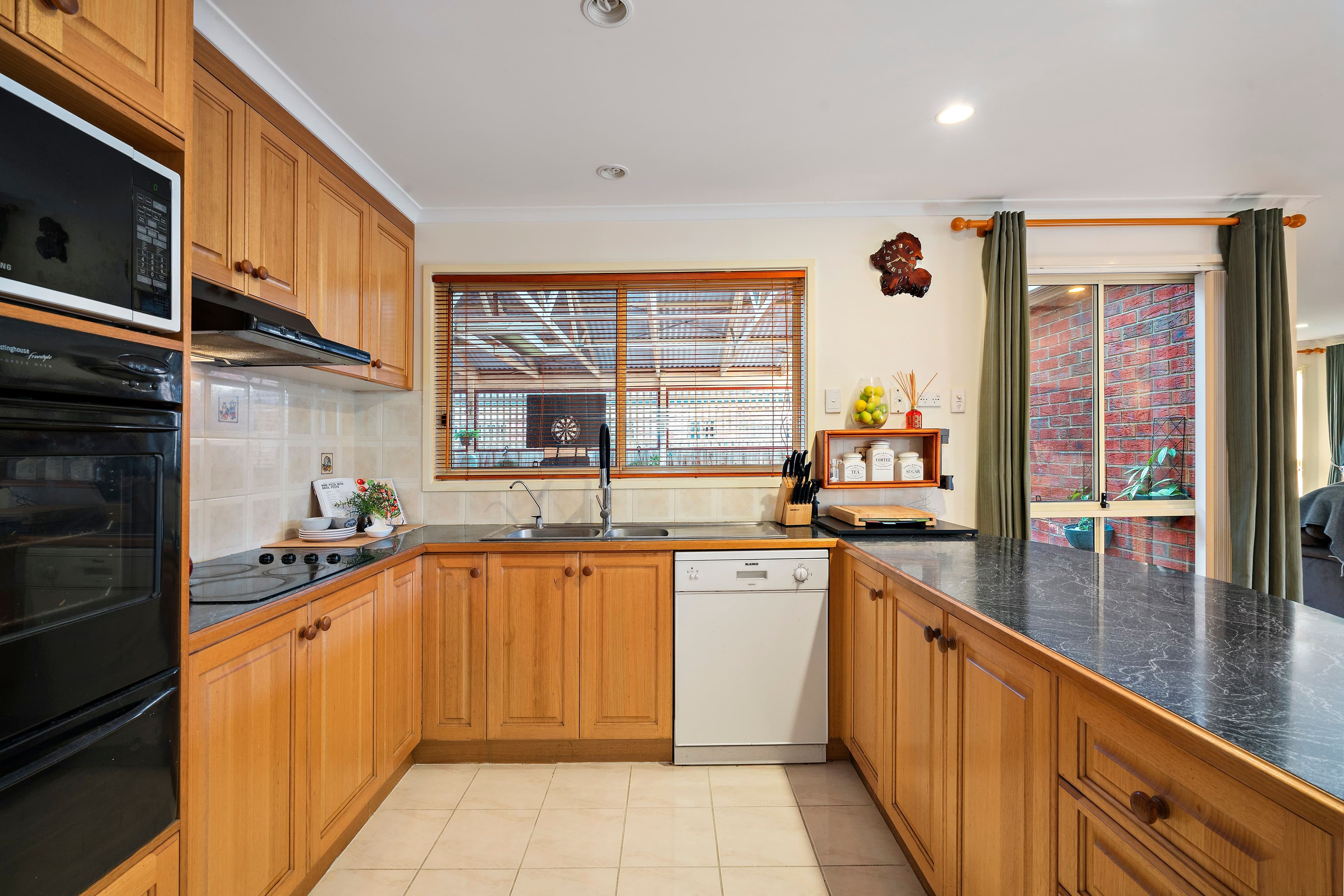 13 Trafalgar Square, Frankston South VIC 3199, Frankston South - Thumbnail 4