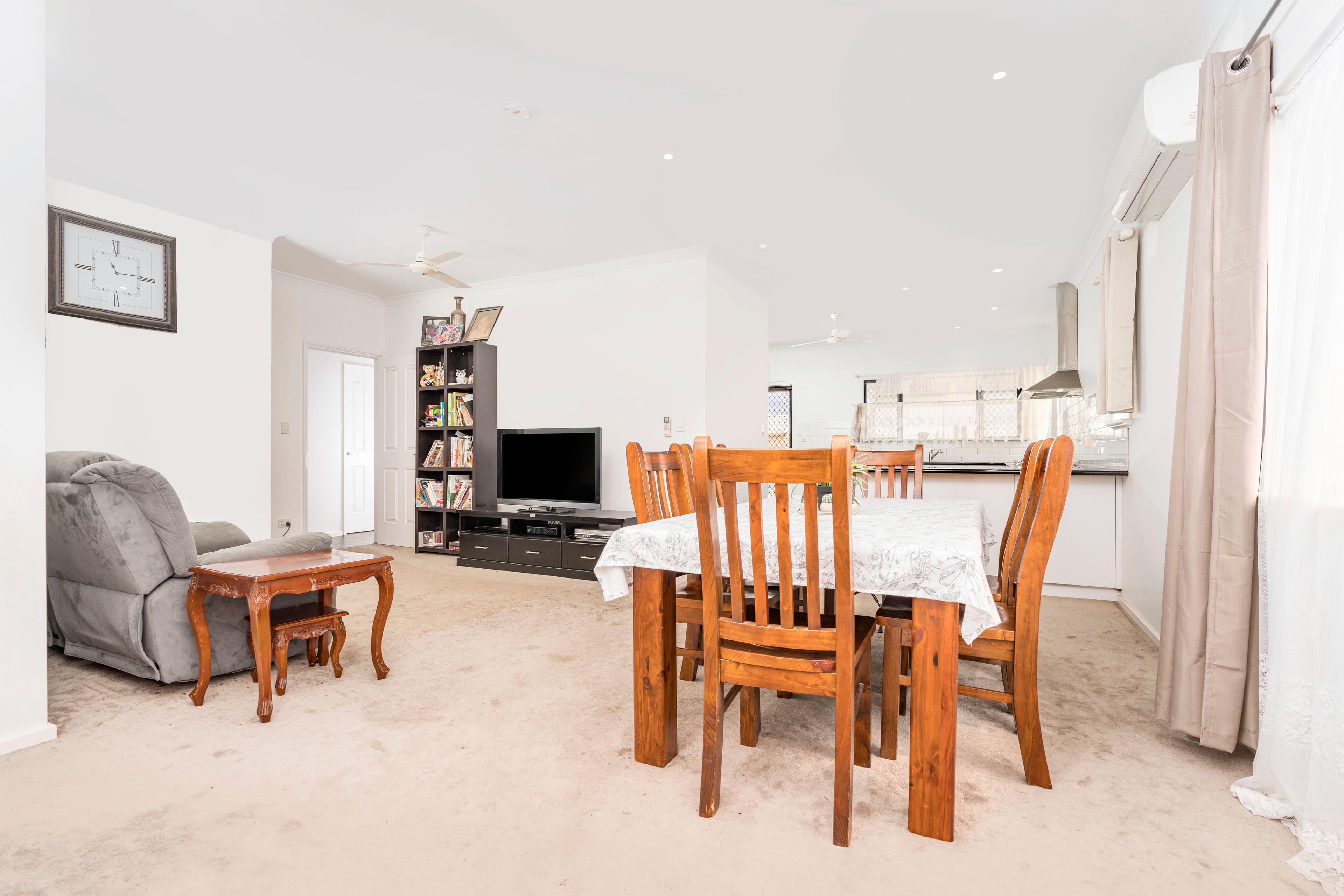 11 Sutherland Drive, Mount Tarcoola WA 6530, Mount Tarcoola - Thumbnail 2