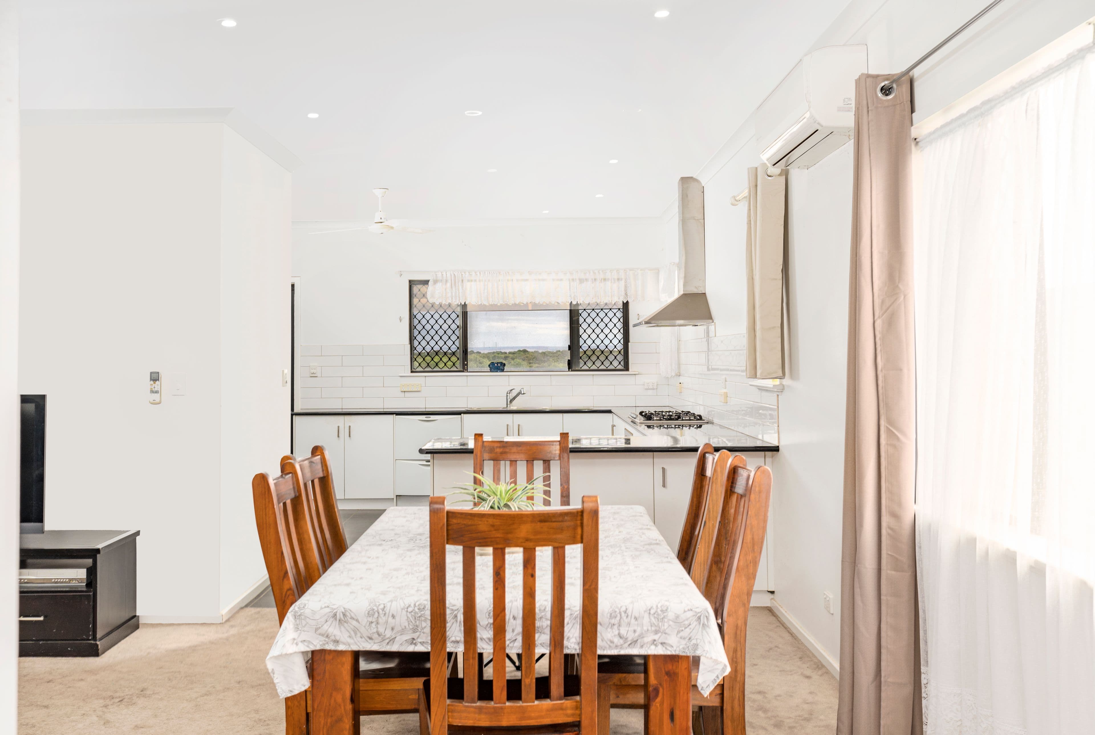 11 Sutherland Drive, Mount Tarcoola WA 6530, Mount Tarcoola - Thumbnail 5