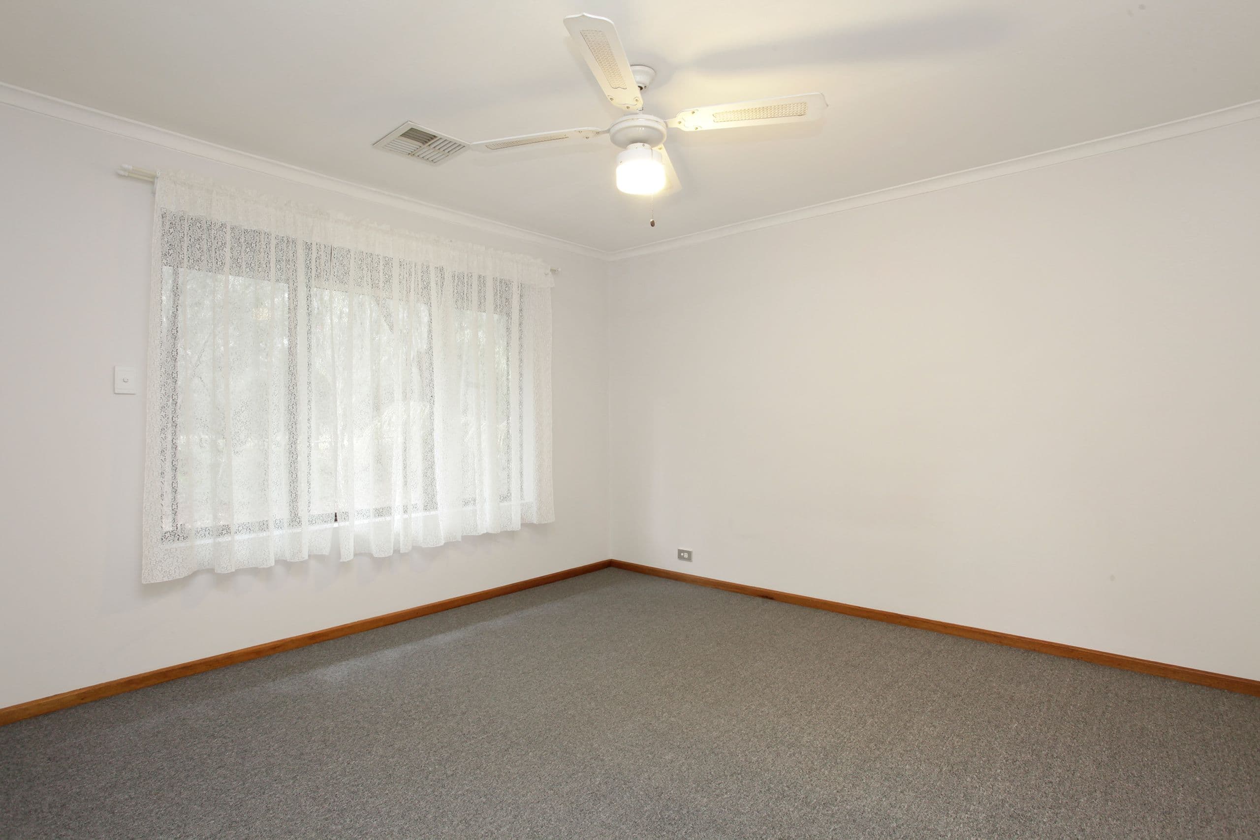 14 Swinstead Crescent, Salisbury North SA 5108, Salisbury North - Thumbnail 5