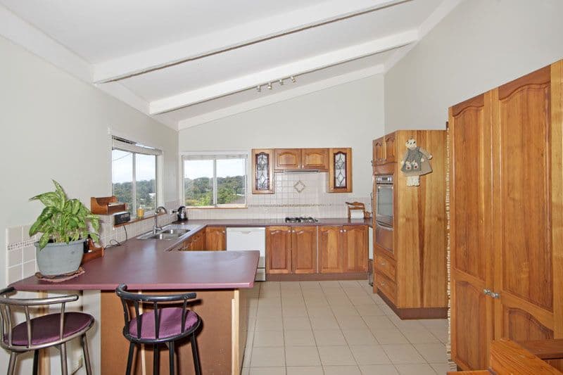 18 Mossman Avenue, BATEAU BAY NSW 2261, Bateau Bay - Thumbnail 2