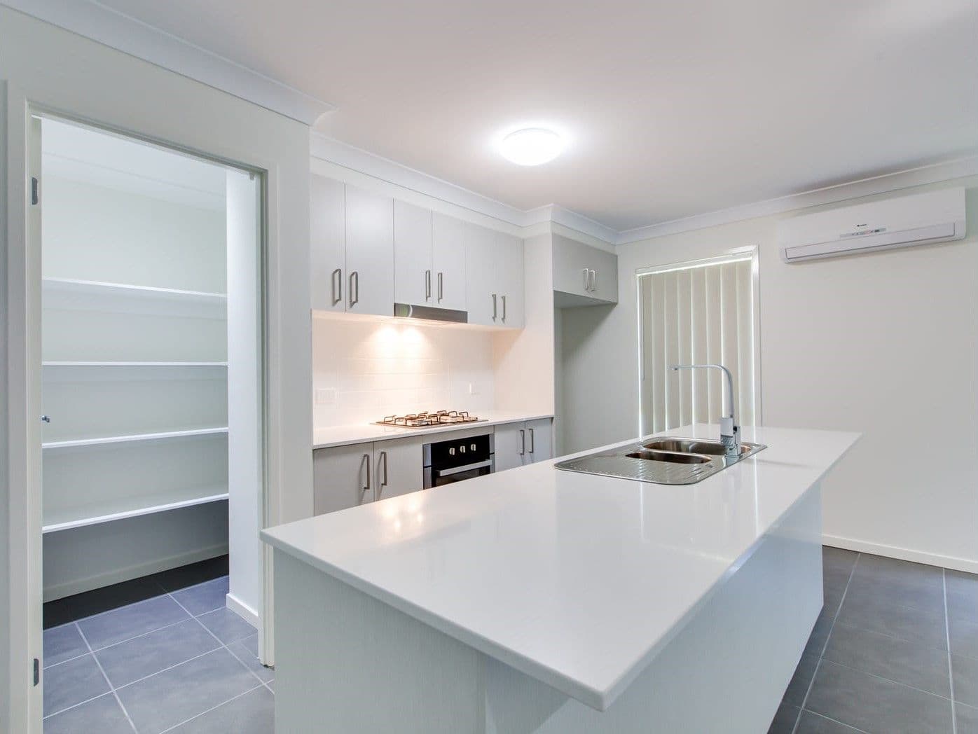 16 Azure Way, Coomera QLD 4209, Coomera - Thumbnail 3
