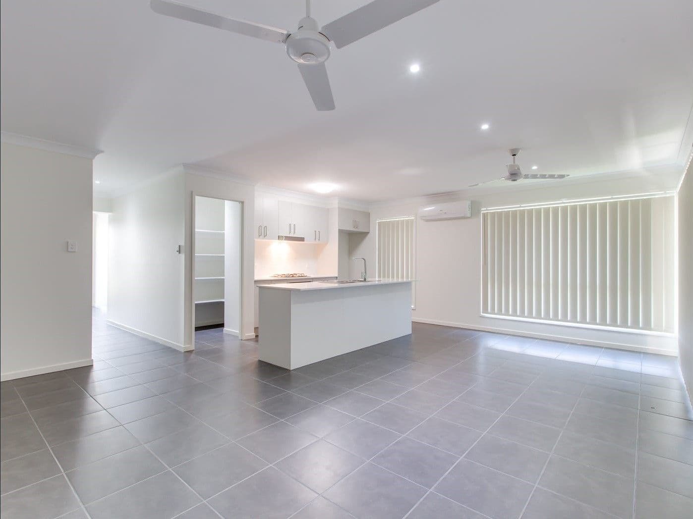 16 Azure Way, Coomera QLD 4209, Coomera - Thumbnail 4