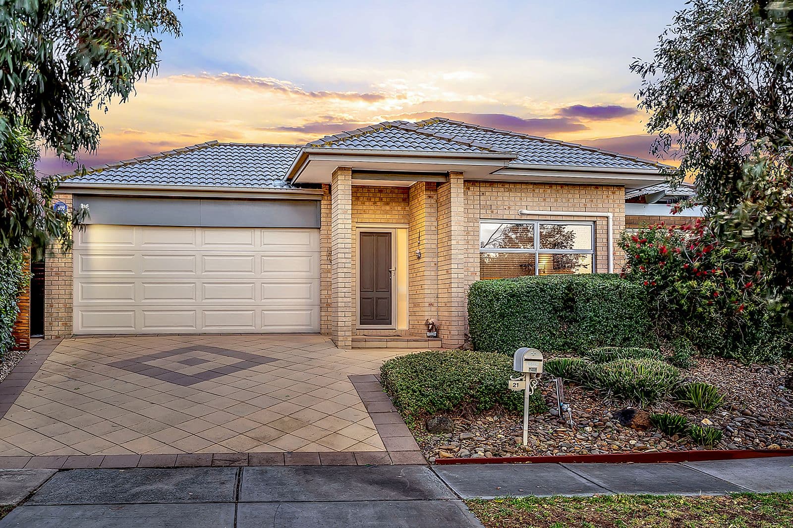 21 Cascade Terrace, Craigieburn VIC 3064, Craigieburn - Thumbnail 2