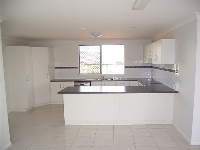 6/4 Lima Place, Pakenham, VIC, 3810, Pakenham - Thumbnail 2