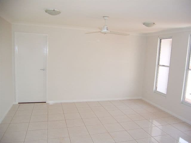 6/4 Lima Place, Pakenham, VIC, 3810, Pakenham - Thumbnail 3
