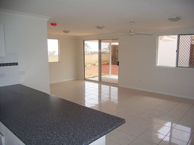 6/4 Lima Place, Pakenham, VIC, 3810, Pakenham - Thumbnail 4