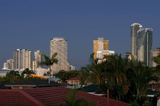 27 Merrimac Boulevard, BROADBEACH WATERS QLD 4218, Broadbeach Waters - Thumbnail 6