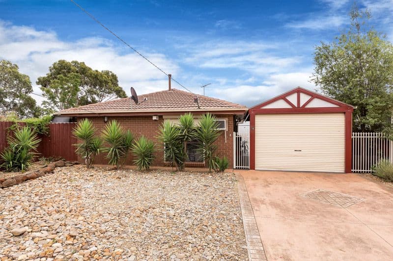 15 Kamil Street, Melton South VIC 3338, Melton South - Image 1