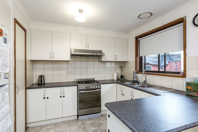 15 Kamil Street, Melton South VIC 3338, Melton South - Thumbnail 2