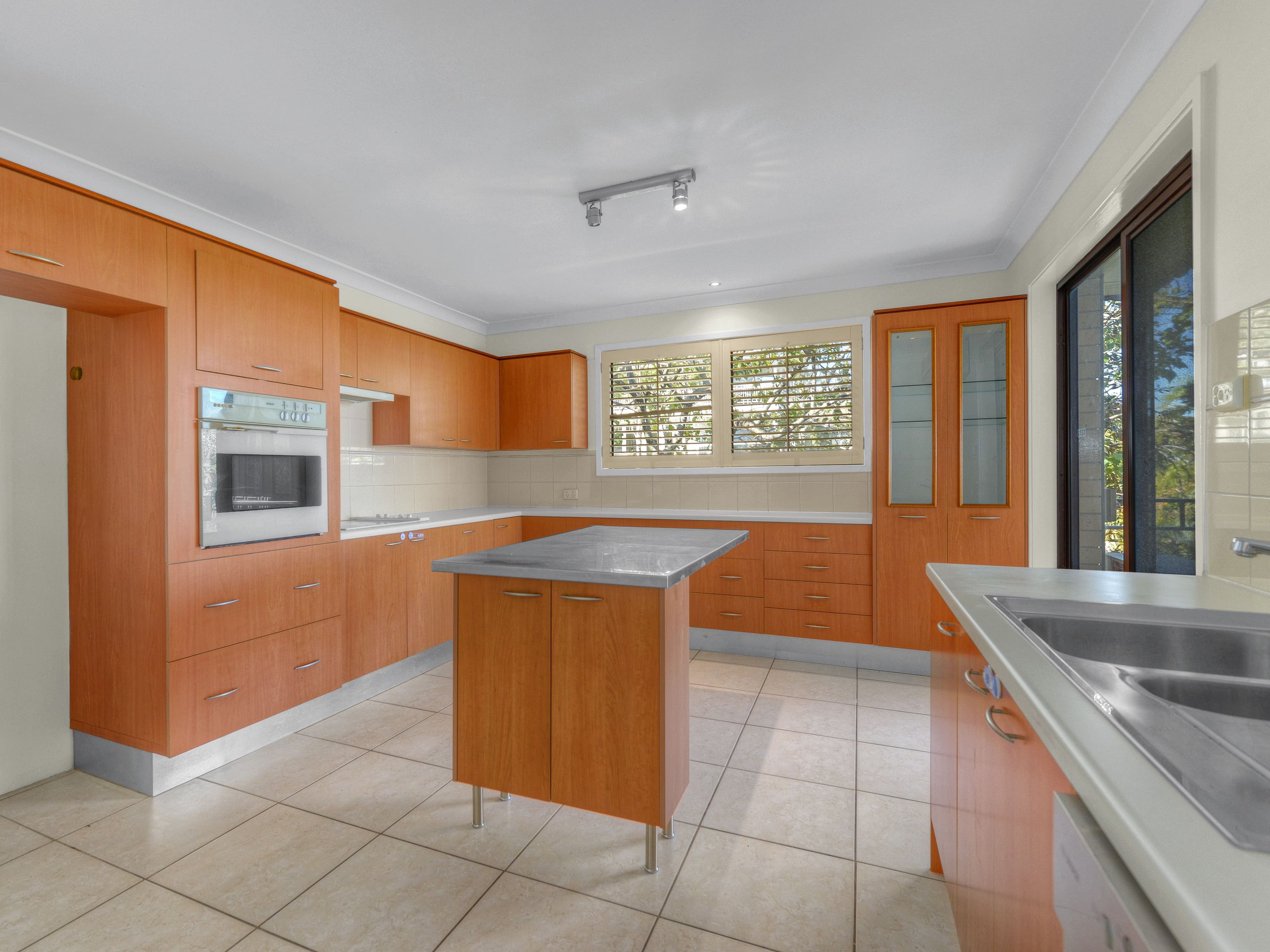 24A Crescent Road, Hamilton QLD 4007, Hamilton - Thumbnail 7