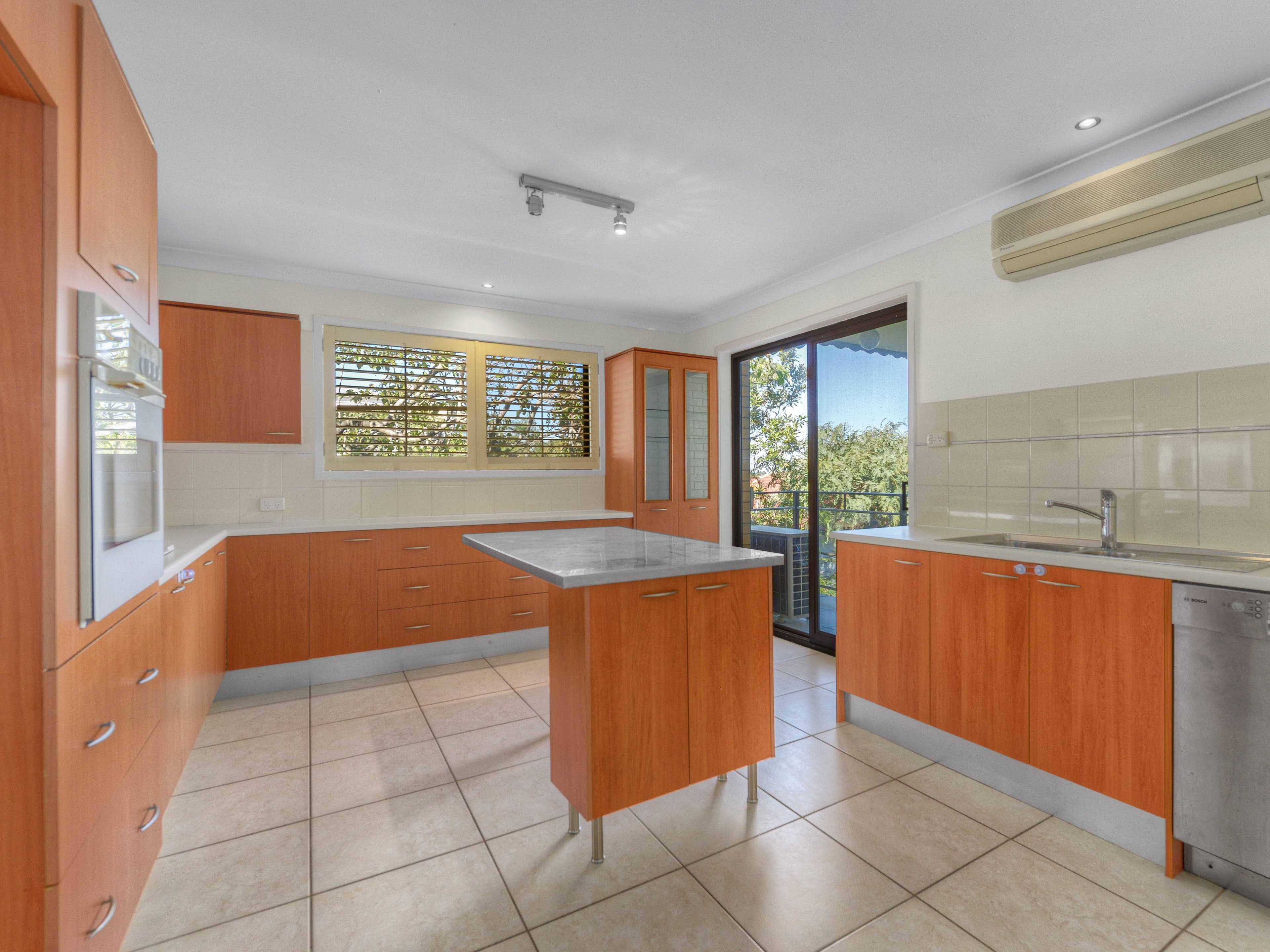 24A Crescent Road, Hamilton QLD 4007, Hamilton - Thumbnail 8