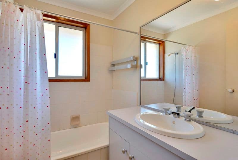 8 Amethyst Court, CARRARA QLD 4211, Carrara - Thumbnail 6