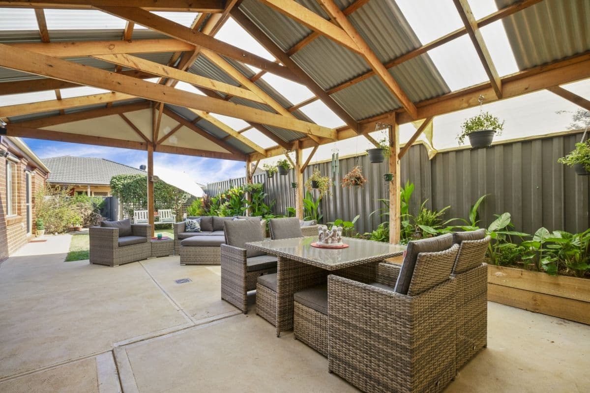 1 Manifera Close, Manor Lakes VIC 3024, Manor Lakes - Thumbnail 2