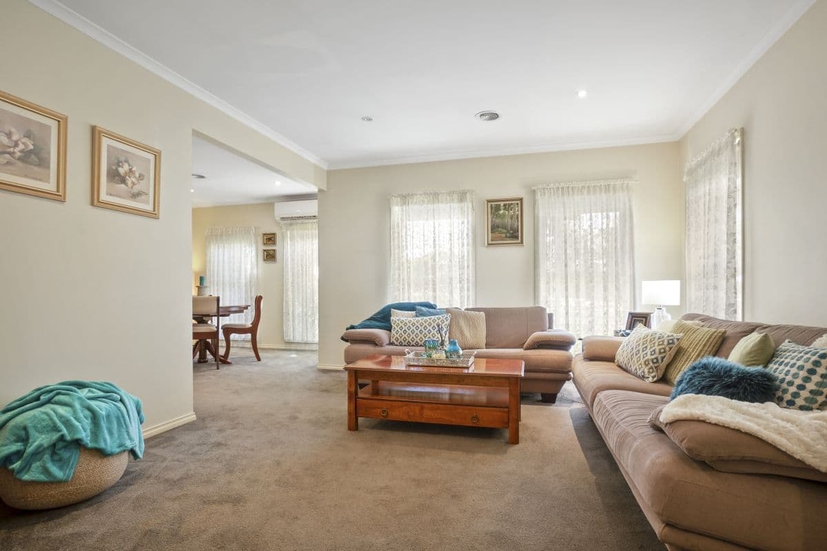 1 Manifera Close, Manor Lakes VIC 3024, Manor Lakes - Thumbnail 3