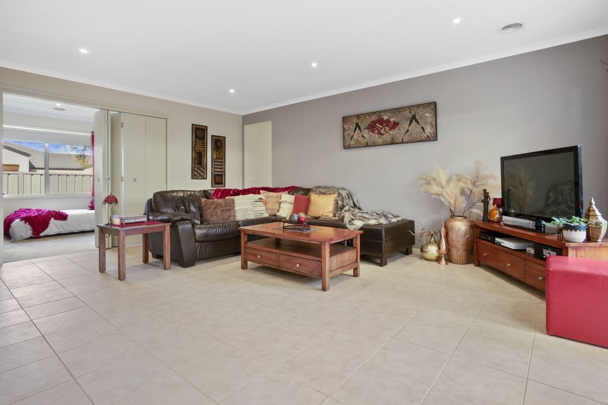 1 Manifera Close, Manor Lakes VIC 3024, Manor Lakes - Thumbnail 6