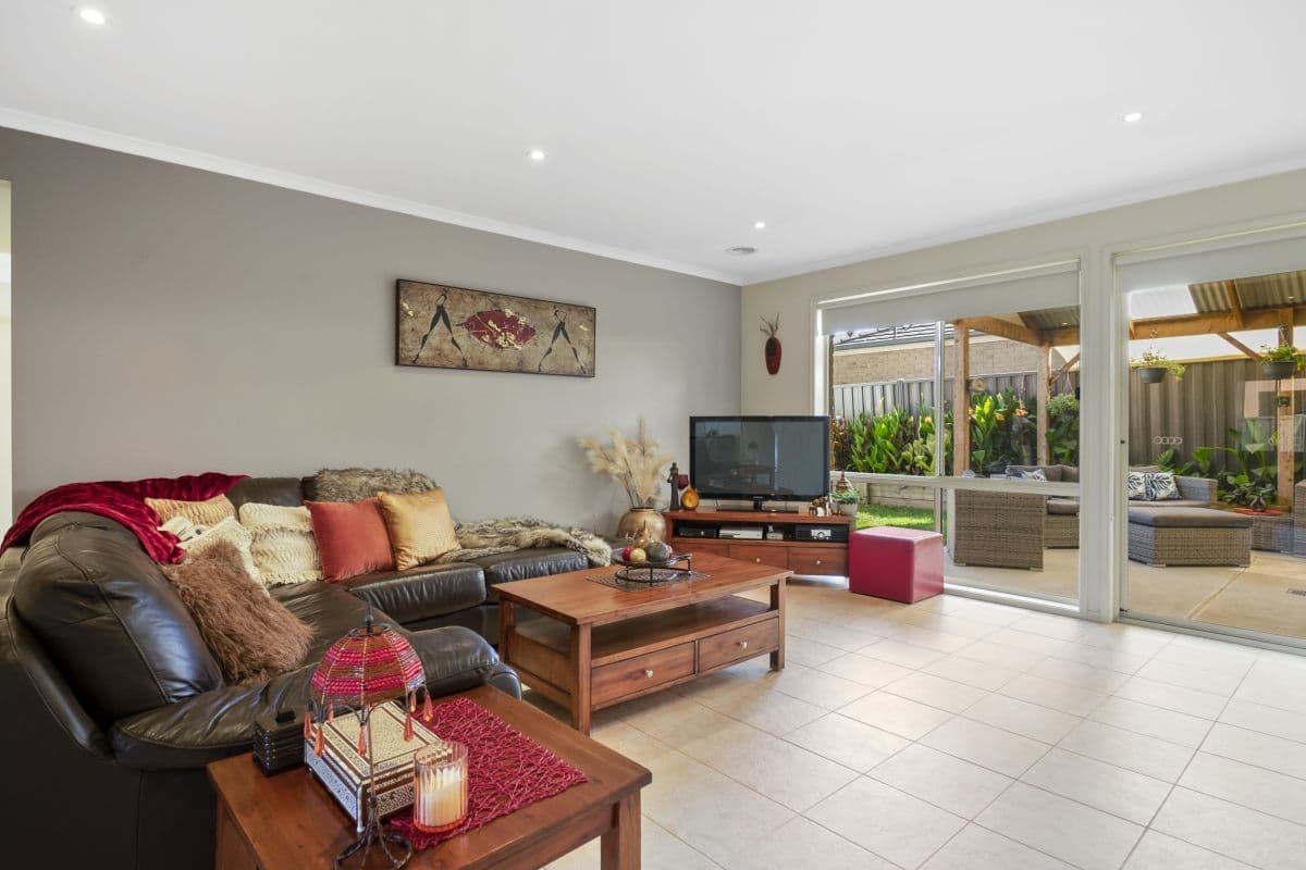 1 Manifera Close, Manor Lakes VIC 3024, Manor Lakes - Thumbnail 7