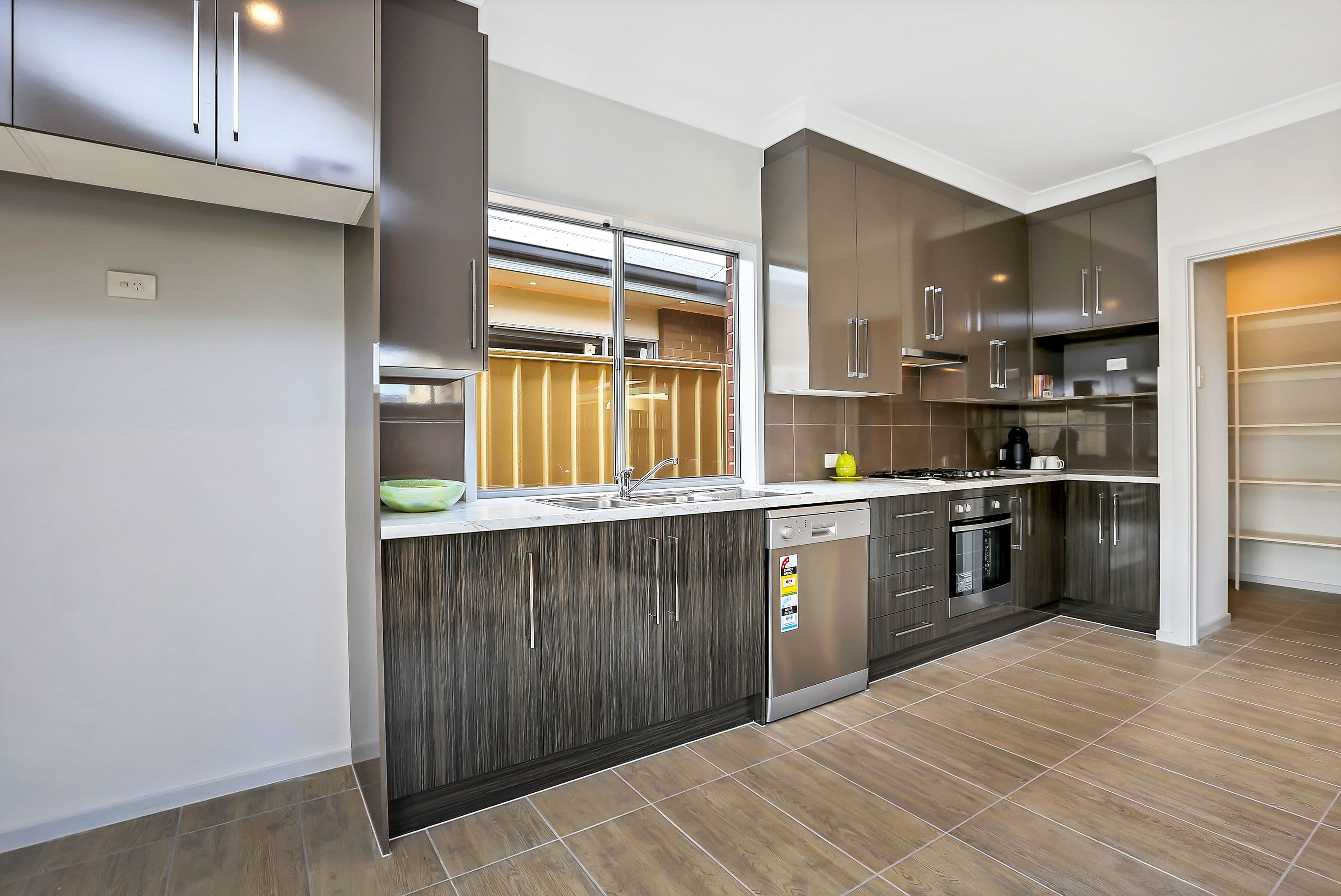 18 Florence Avenue, Valley View SA 5093, Valley View - Thumbnail 2