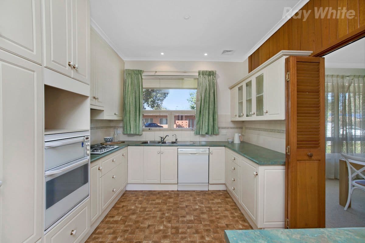 4 Coach House Drive, Novar Gardens SA 5040, Novar Gardens - Thumbnail 2