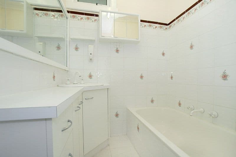 2 Vardon Street, SPRINGVALE VIC 3171, Springvale - Thumbnail 4