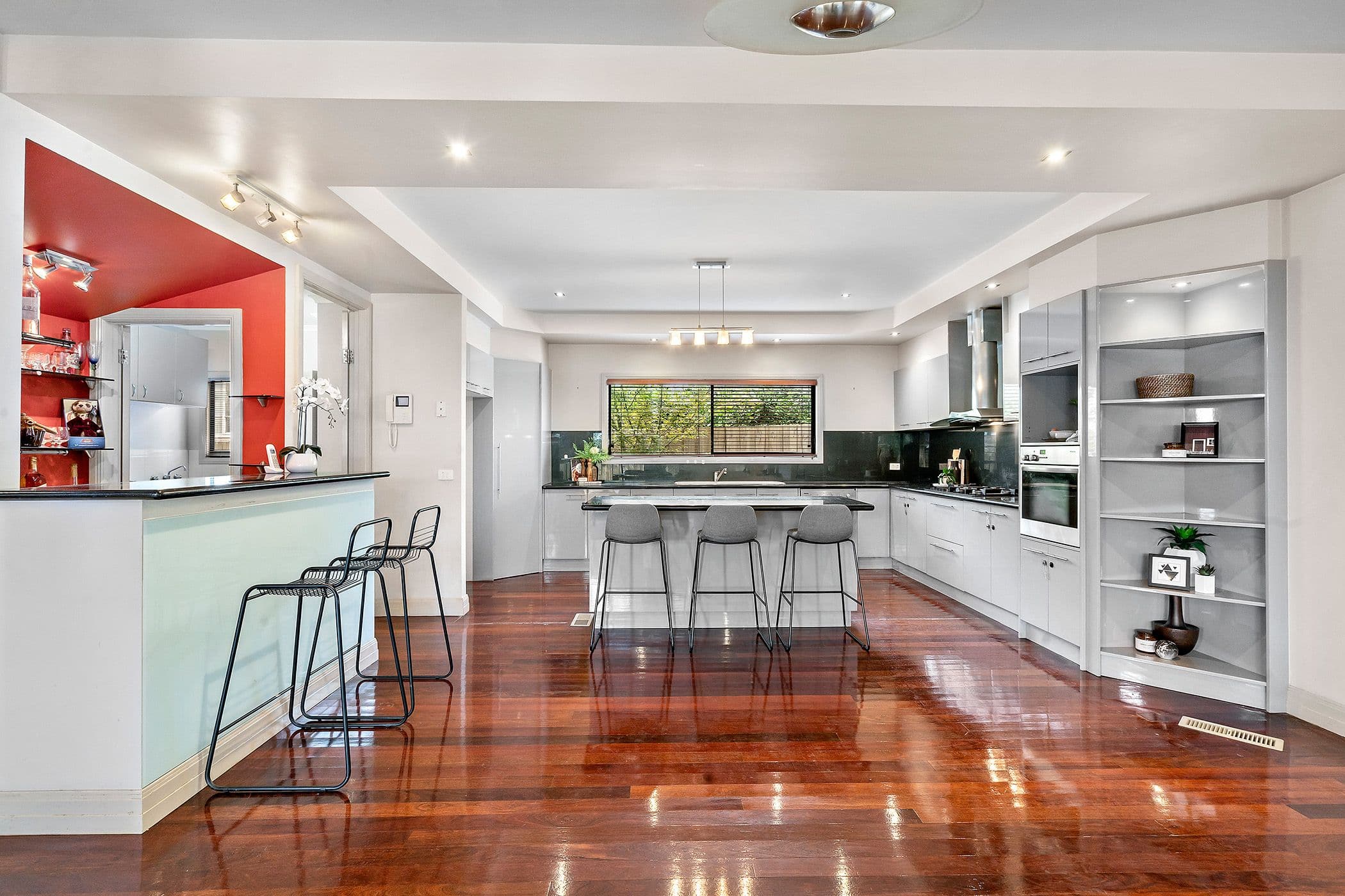 10 Elaroo Street, Chadstone VIC 3148, Chadstone - Thumbnail 4