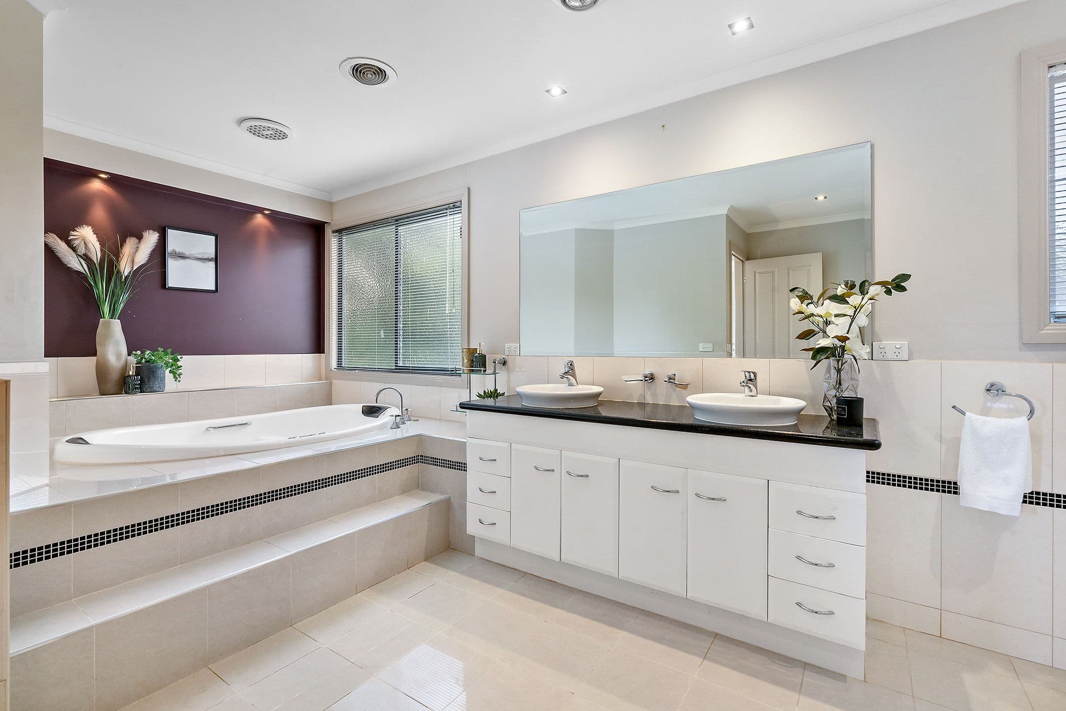 10 Elaroo Street, Chadstone VIC 3148, Chadstone - Thumbnail 8