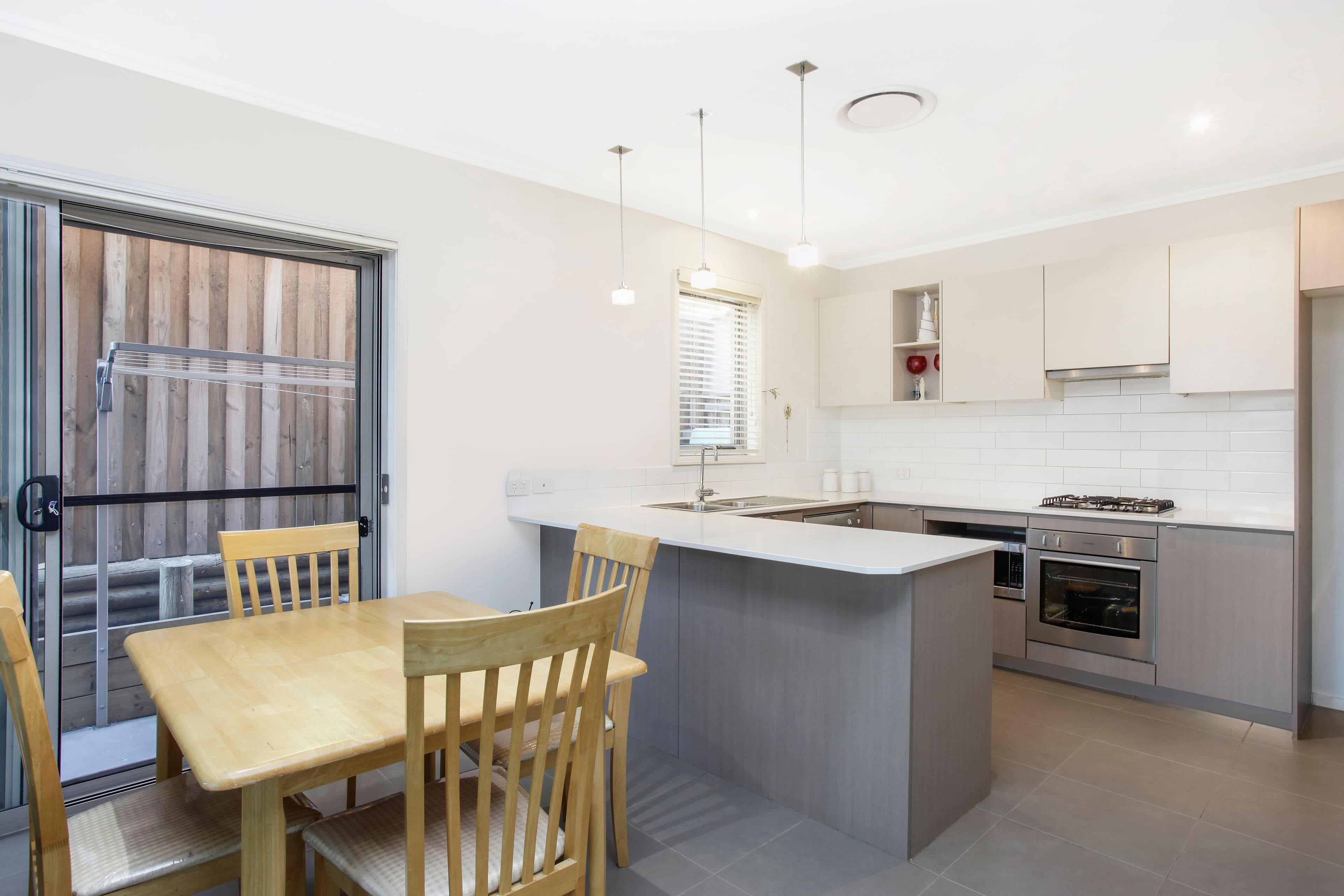 126 Edensor Road, Bonnyrigg - Thumbnail 3