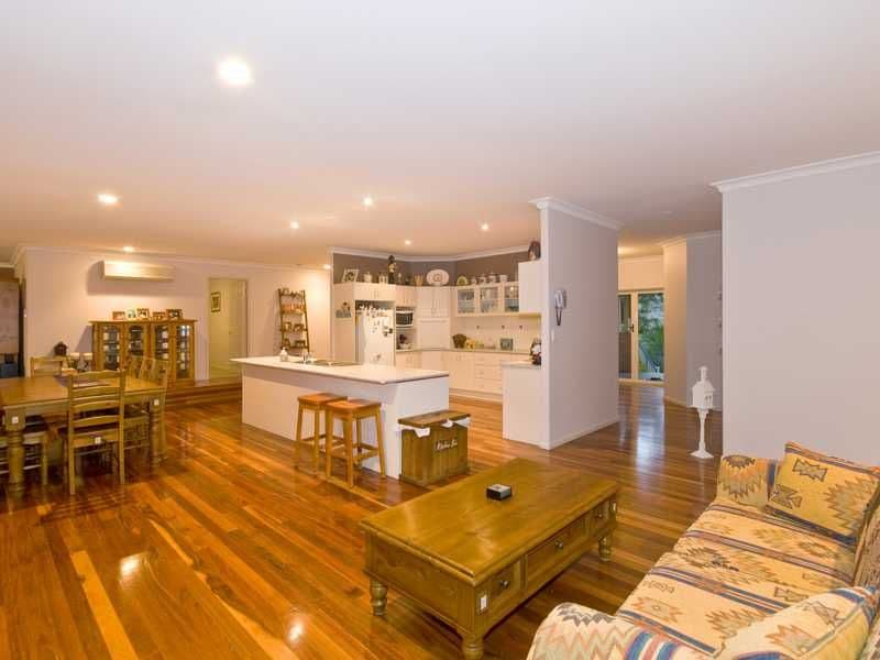 2 Acmena Court, ELANORA QLD 4221, Elanora - Thumbnail 4