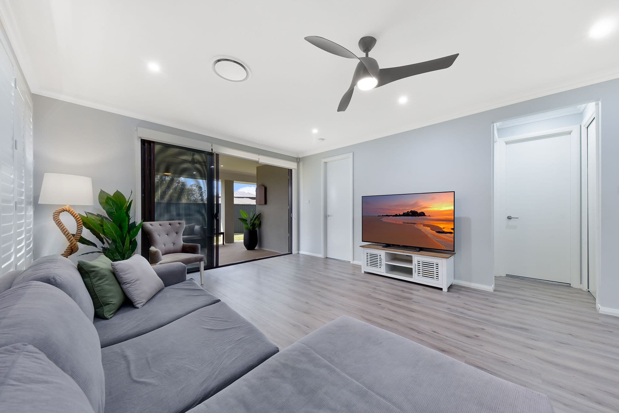 124 Willowdale Drive, Denham Court - Thumbnail 5