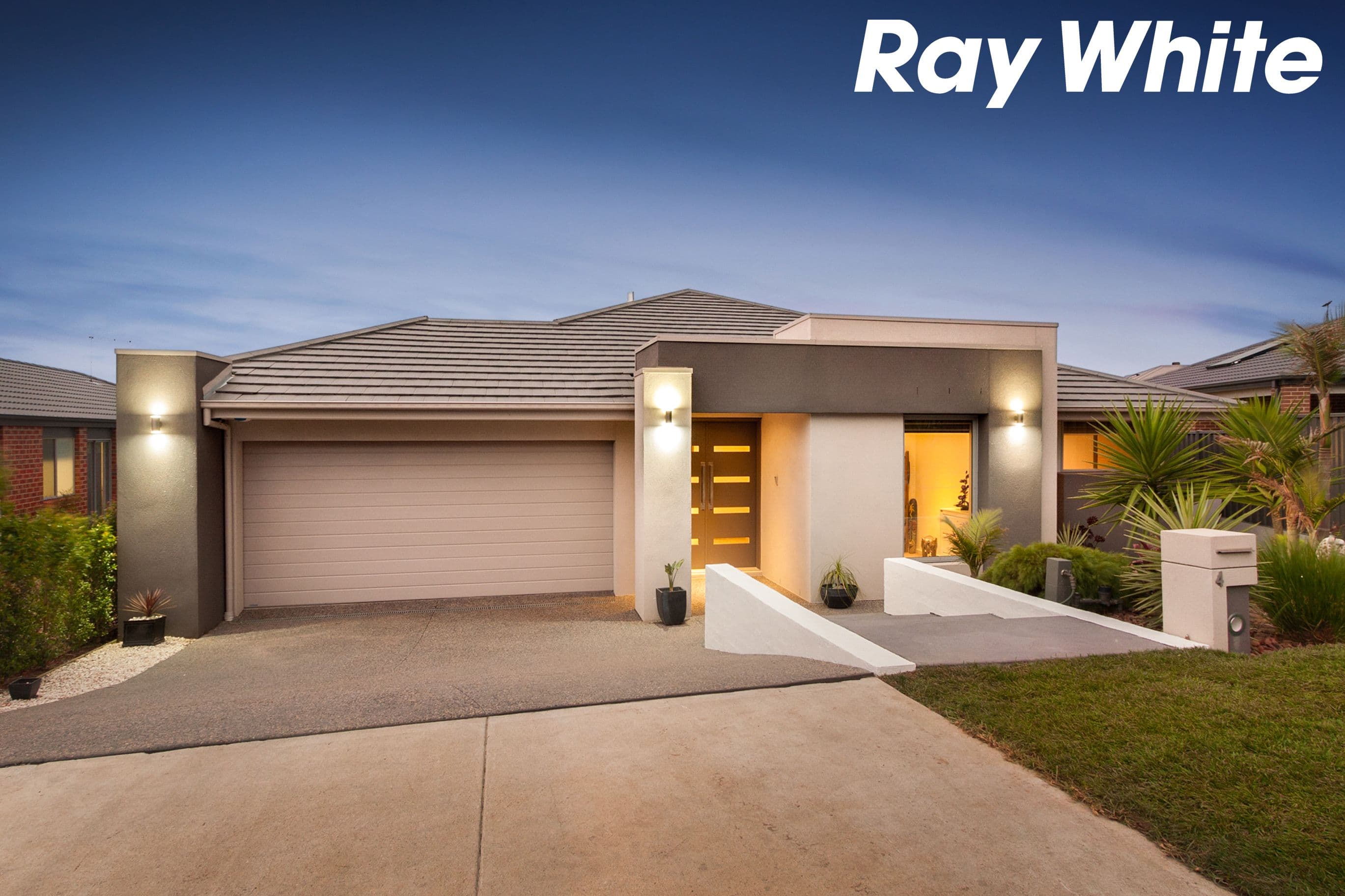 4 Illawarra Way, Pakenham VIC 3810, Pakenham - Thumbnail 2