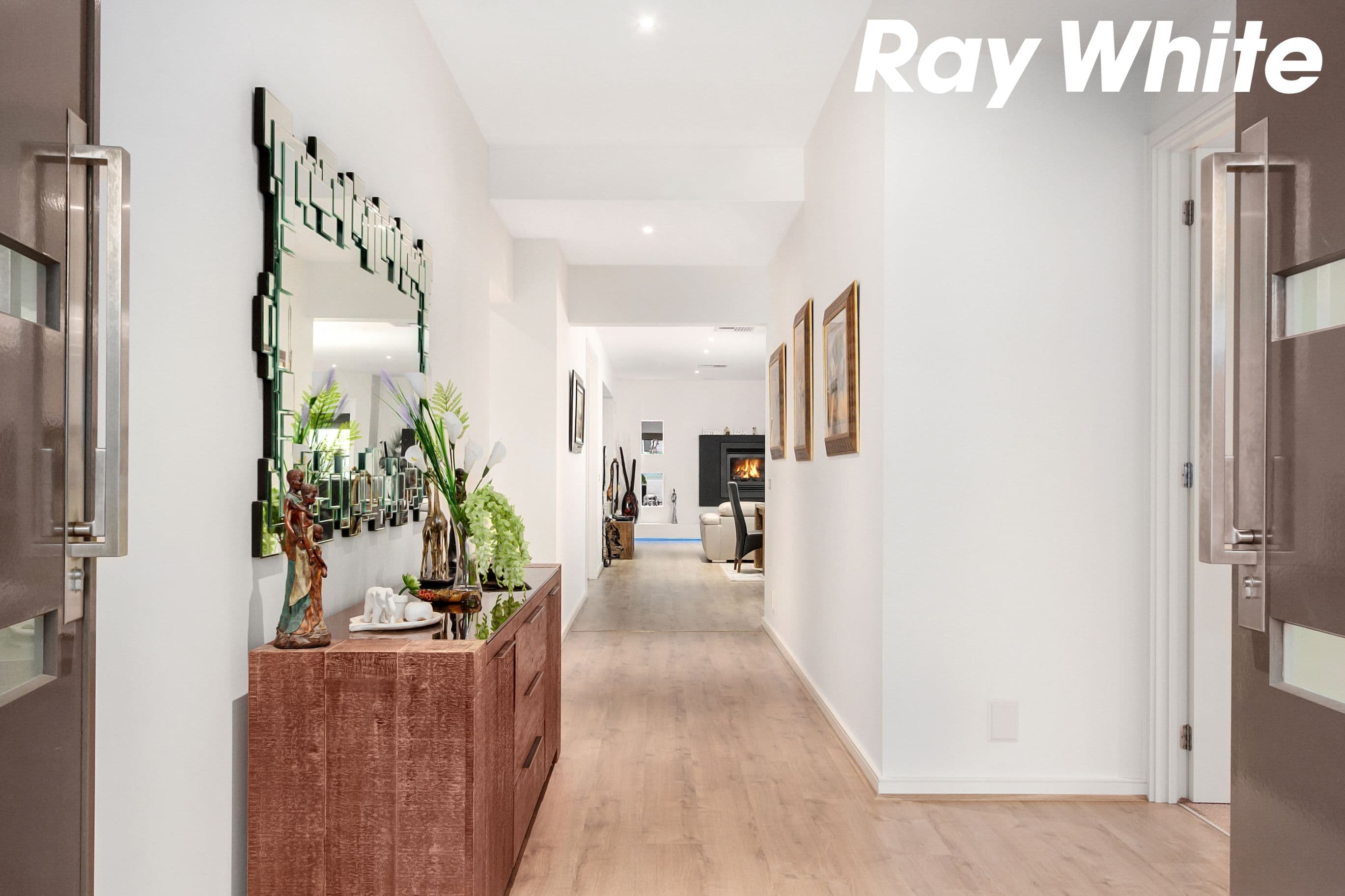 4 Illawarra Way, Pakenham VIC 3810, Pakenham - Thumbnail 3