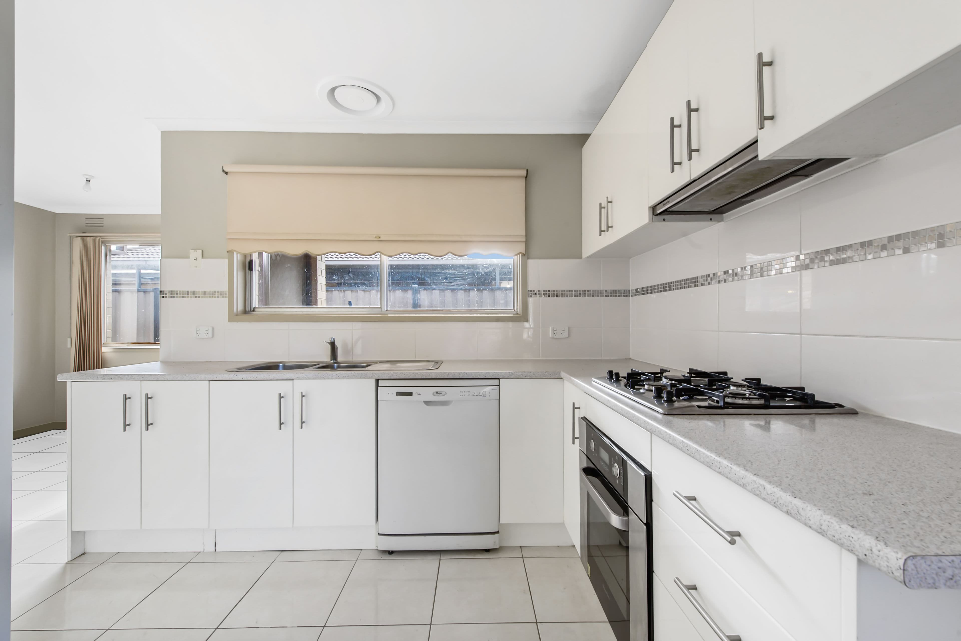 10 Tollhouse Road, Kings Park VIC 3021, Kings Park - Thumbnail 2