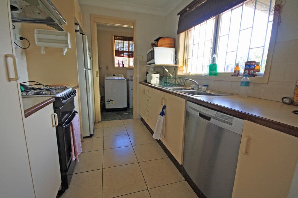 31 Hydrangea Place, Macquarie Fields NSW 2564, Macquarie Fields - Thumbnail 2