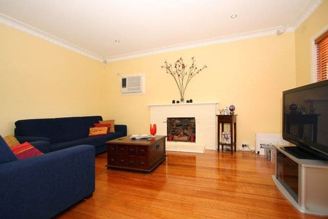 32  Epstein Street, RESERVOIR VIC 3073, Reservoir - Thumbnail 2