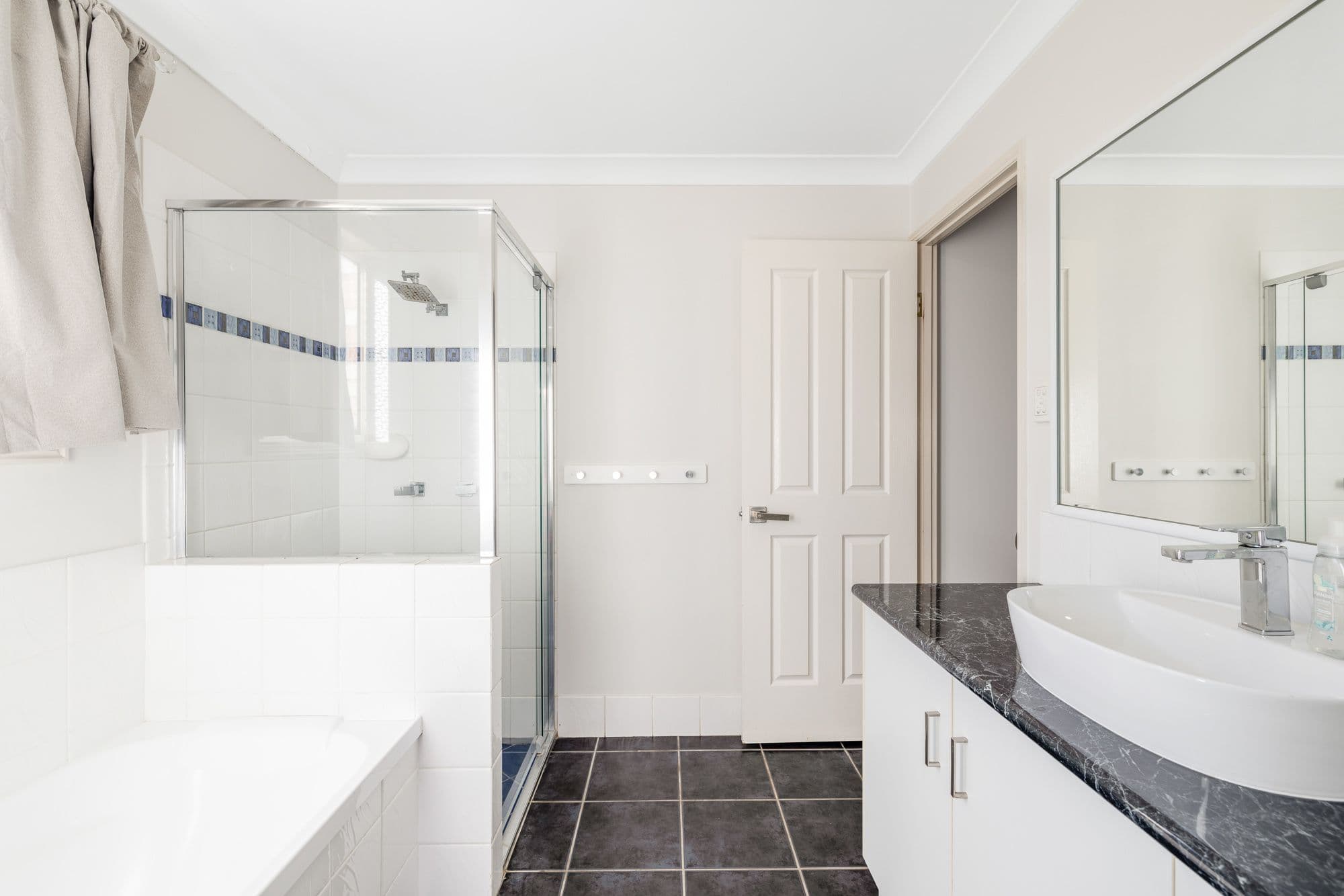 18 Sunset Drive, Glenvale QLD 4350, Glenvale - Thumbnail 5