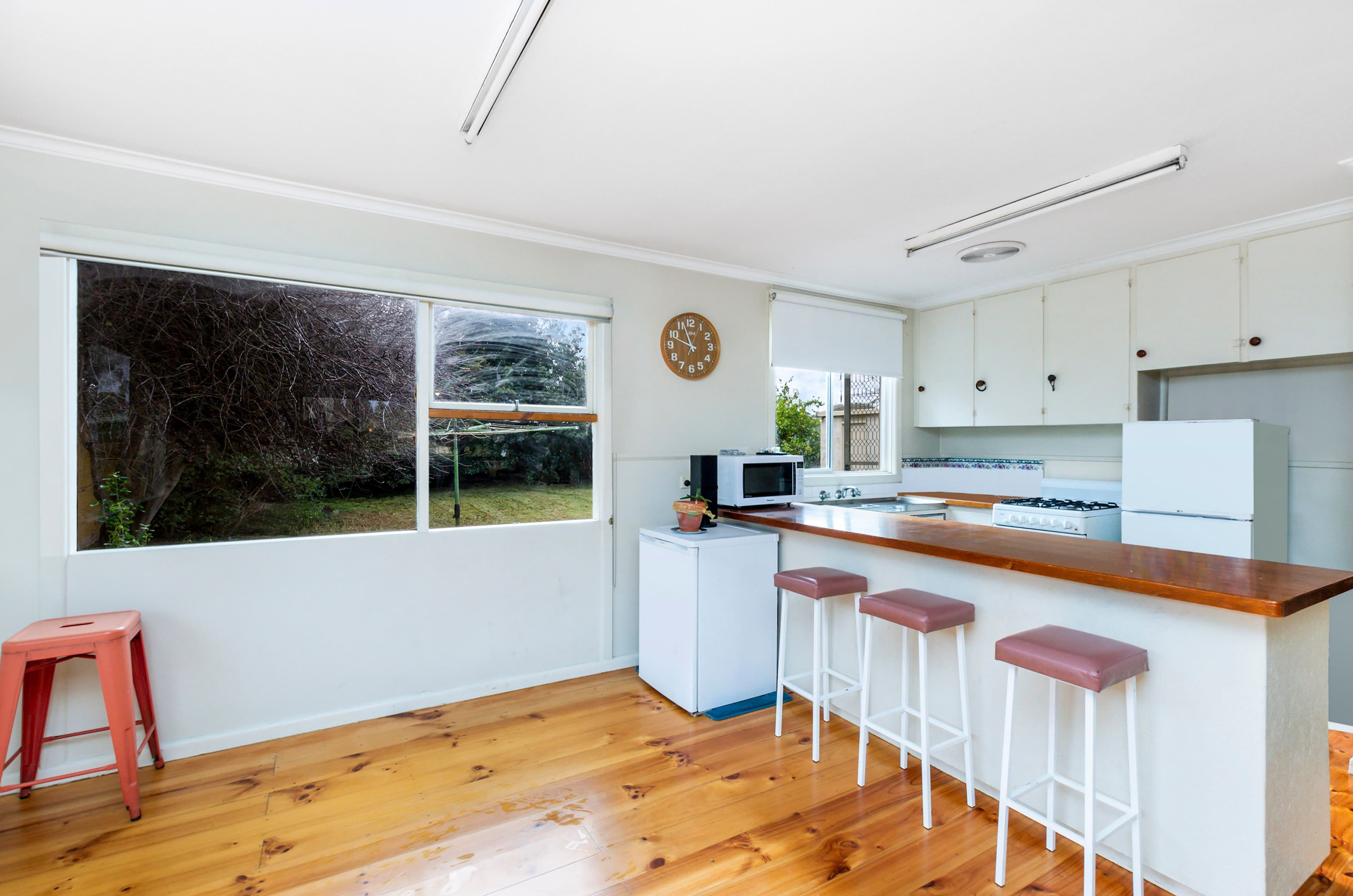 8 Iona Avenue, Warrnambool VIC 3280, Warrnambool - Thumbnail 3