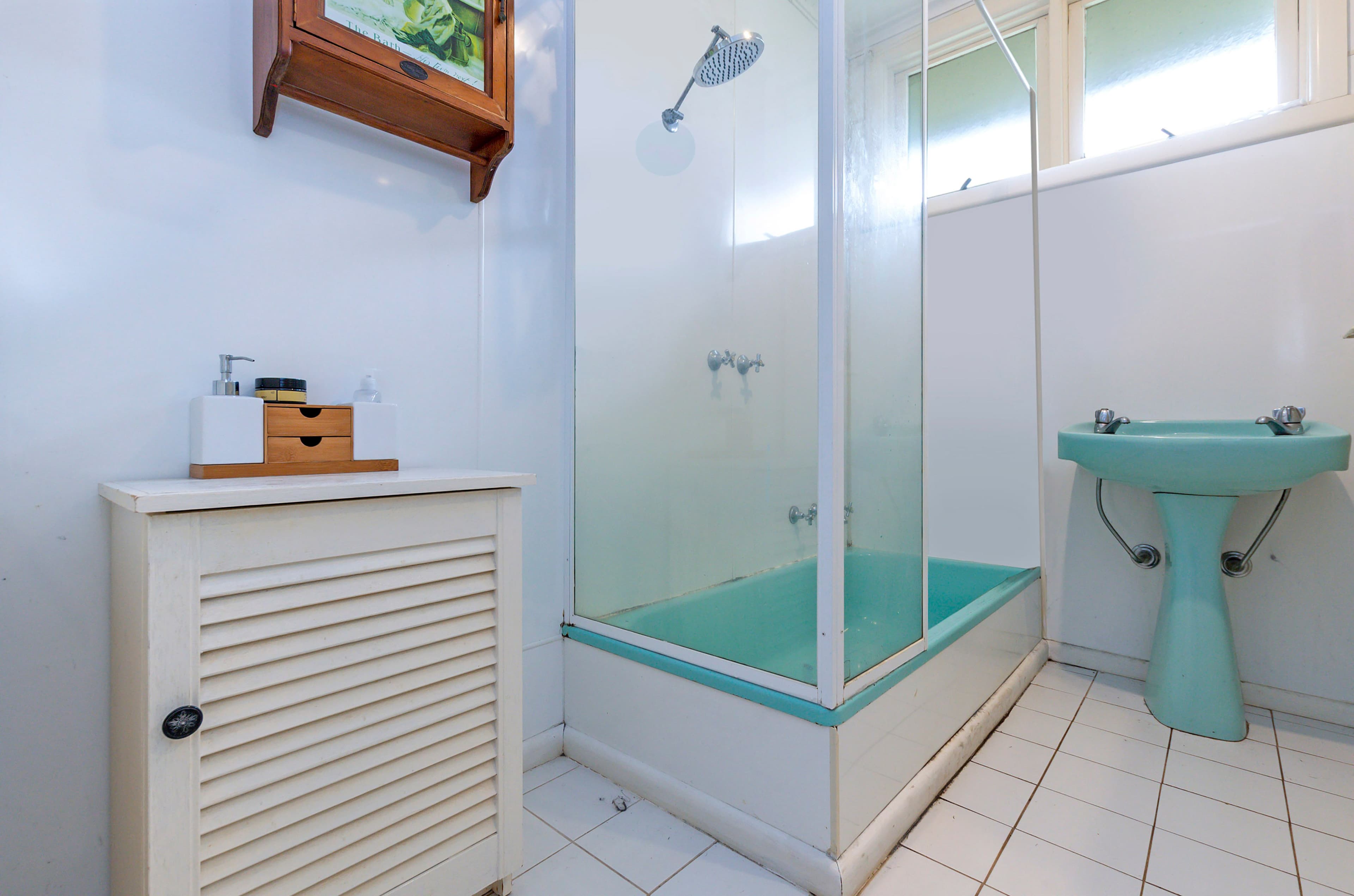 8 Iona Avenue, Warrnambool VIC 3280, Warrnambool - Thumbnail 5