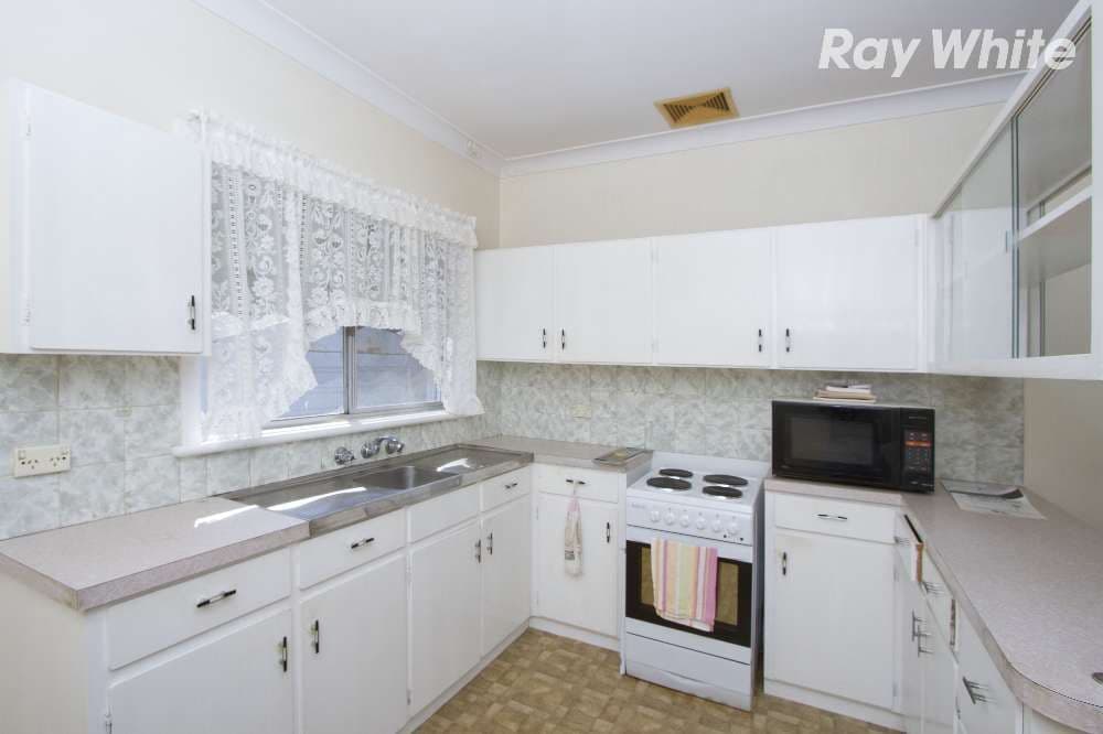 16 Wenke Street, Walla Walla NSW 2659, Walla Walla - Thumbnail 2