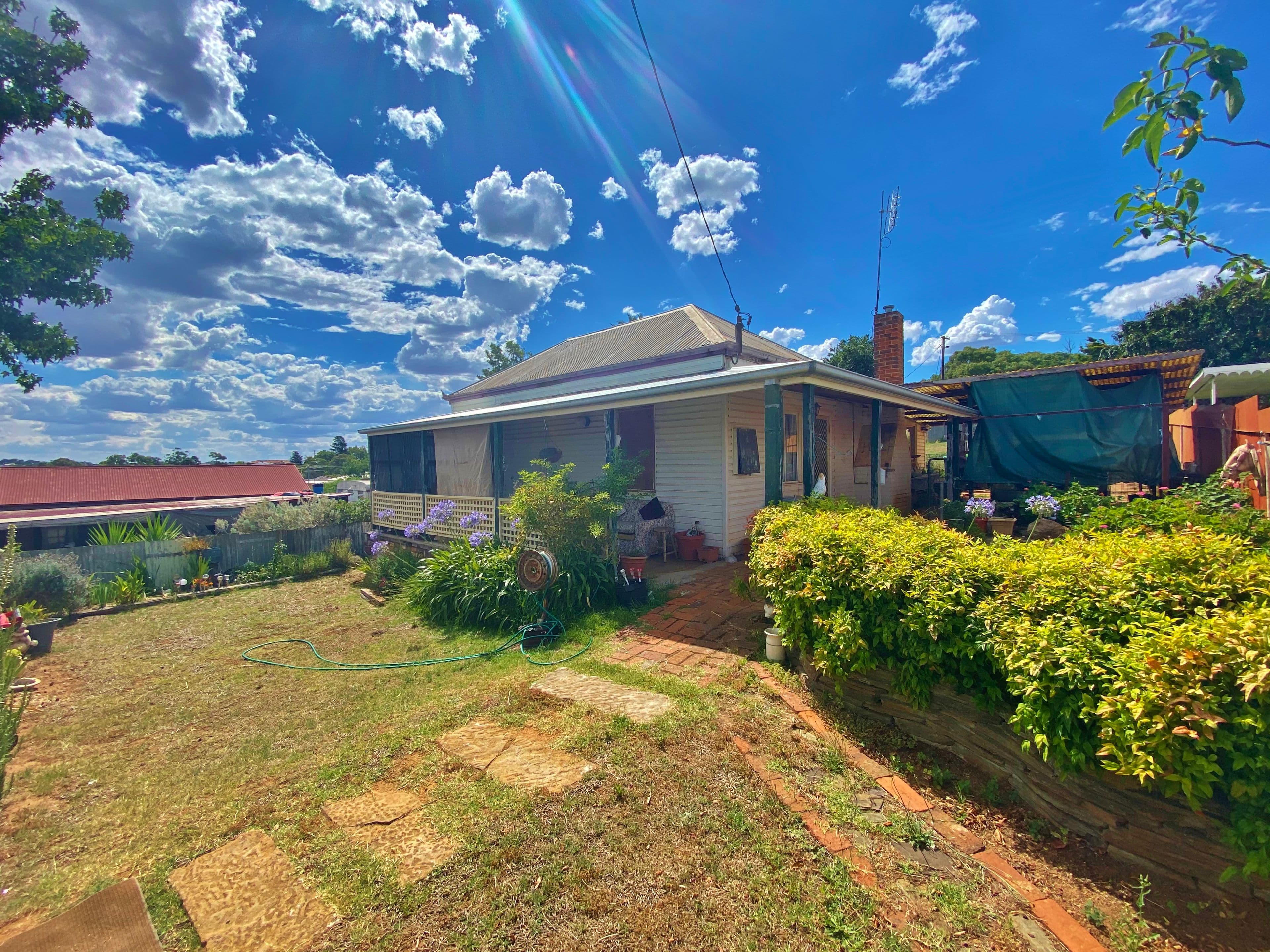5 Emily Street, Young NSW 2594, Young - Thumbnail 2
