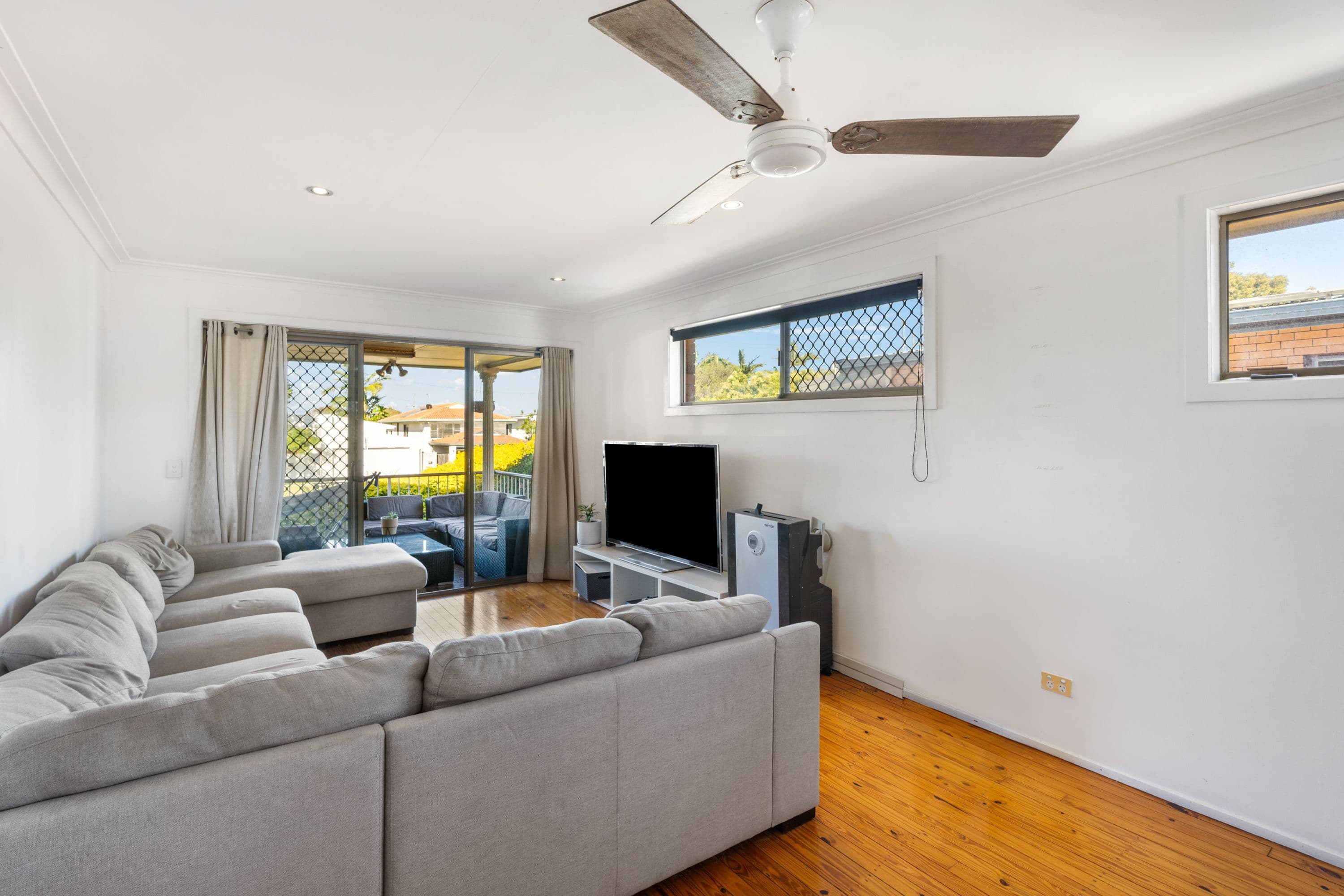 51 Hillcrest Parade, Miami QLD 4220, Miami - Thumbnail 6