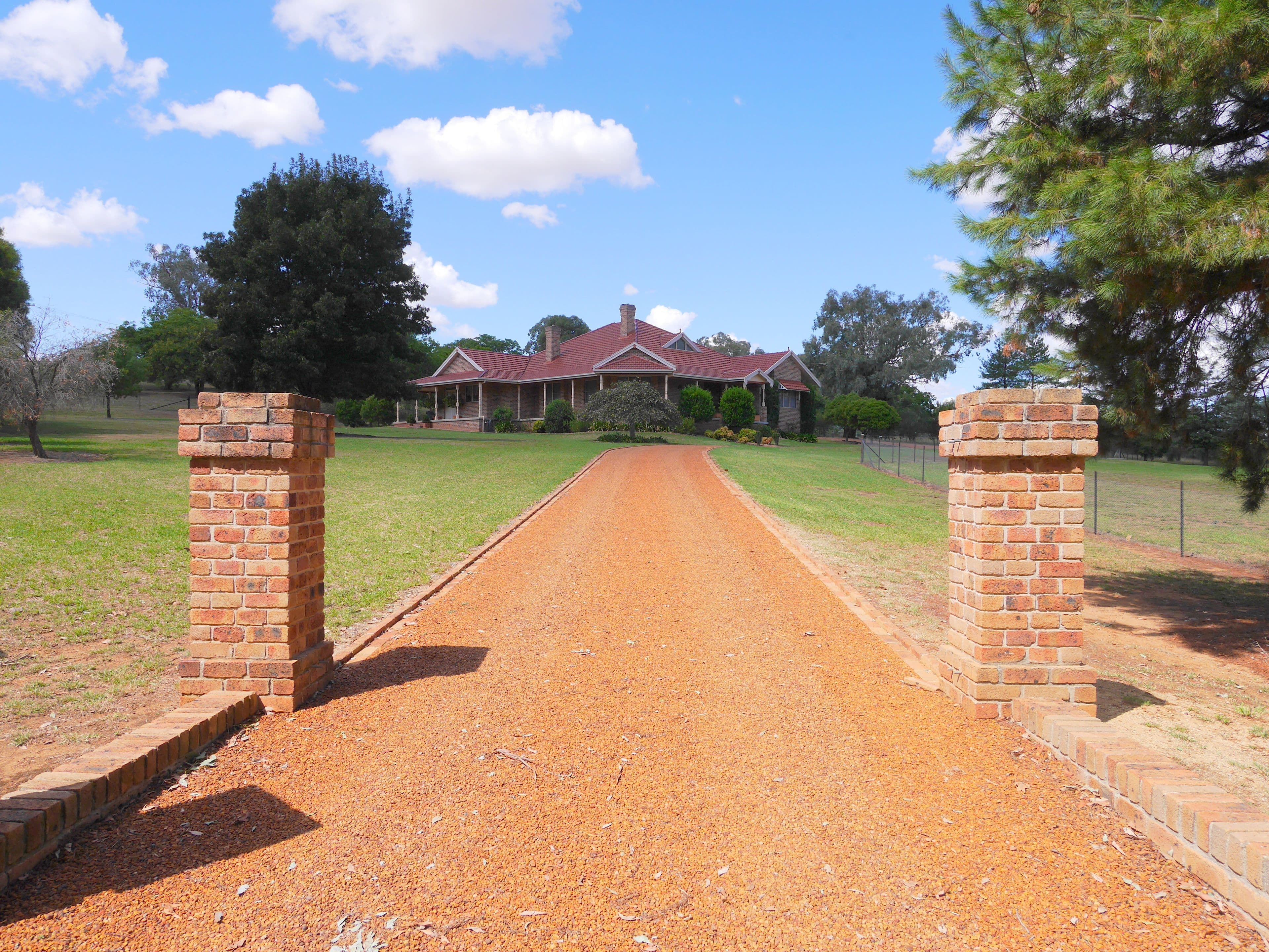 99 Military Parade, Cowra - Thumbnail 2