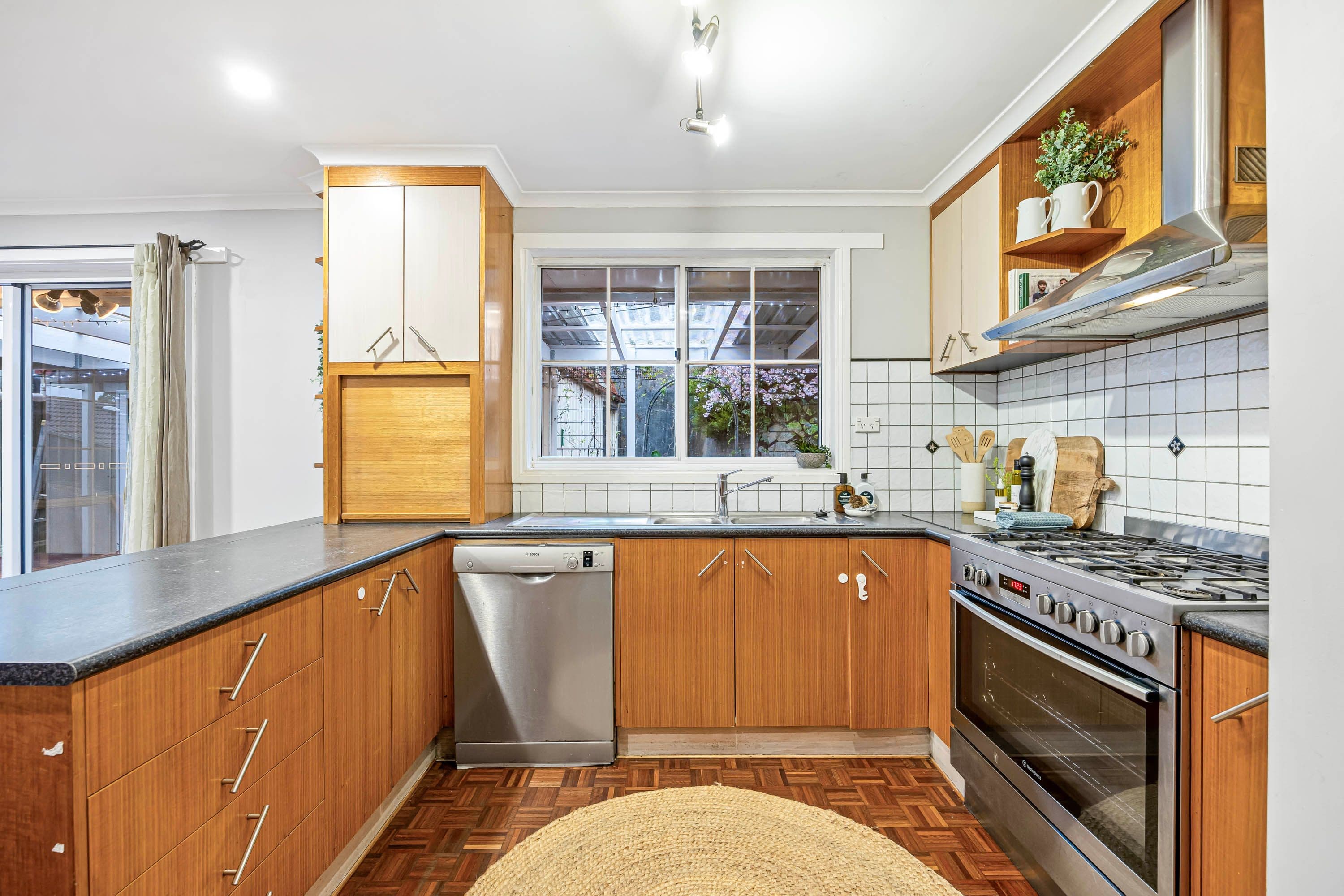 15 McKee Street, Golden Point VIC 3350, Golden Point - Thumbnail 4