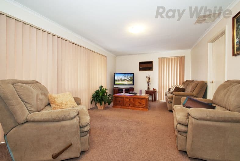 34 TERRIGAL Crescent, KILSYTH VIC 3137, Kilsyth - Thumbnail 2