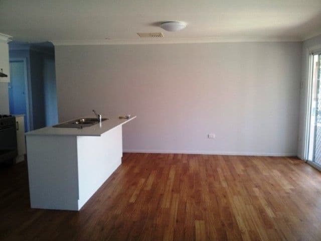 3 Felicity Court, ROMA QLD 4455, Roma - Thumbnail 2