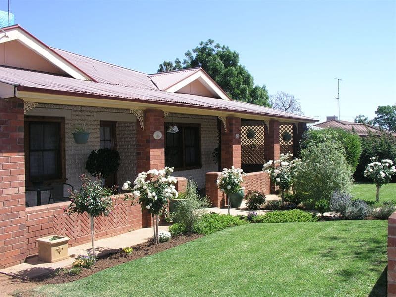 98 Maine Road, Clontarf, Clontarf - Image 1