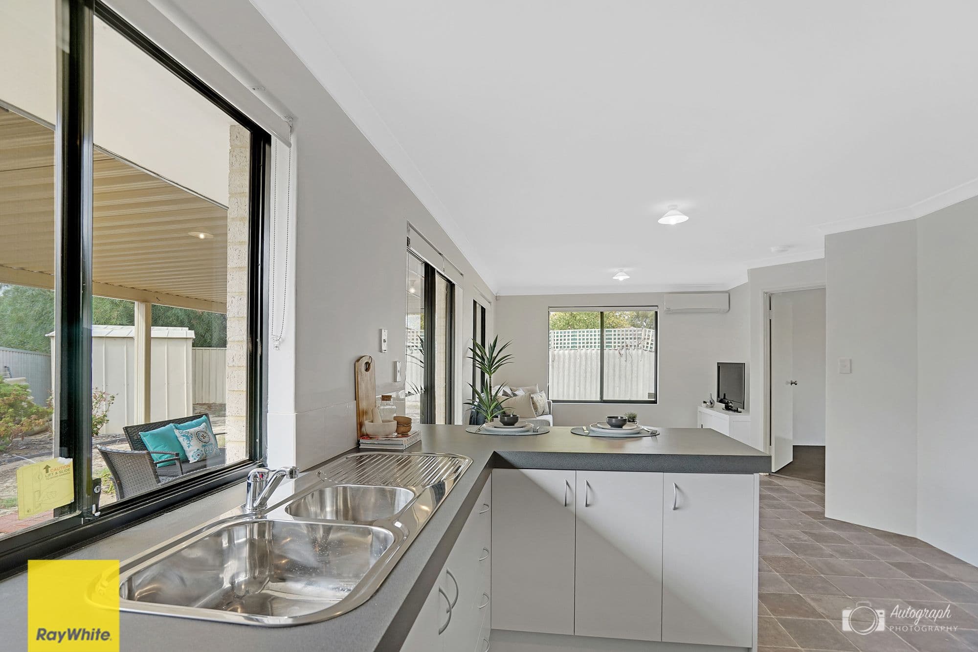 37a Hadleigh Way, Girrawheen WA 6064, Girrawheen - Thumbnail 2