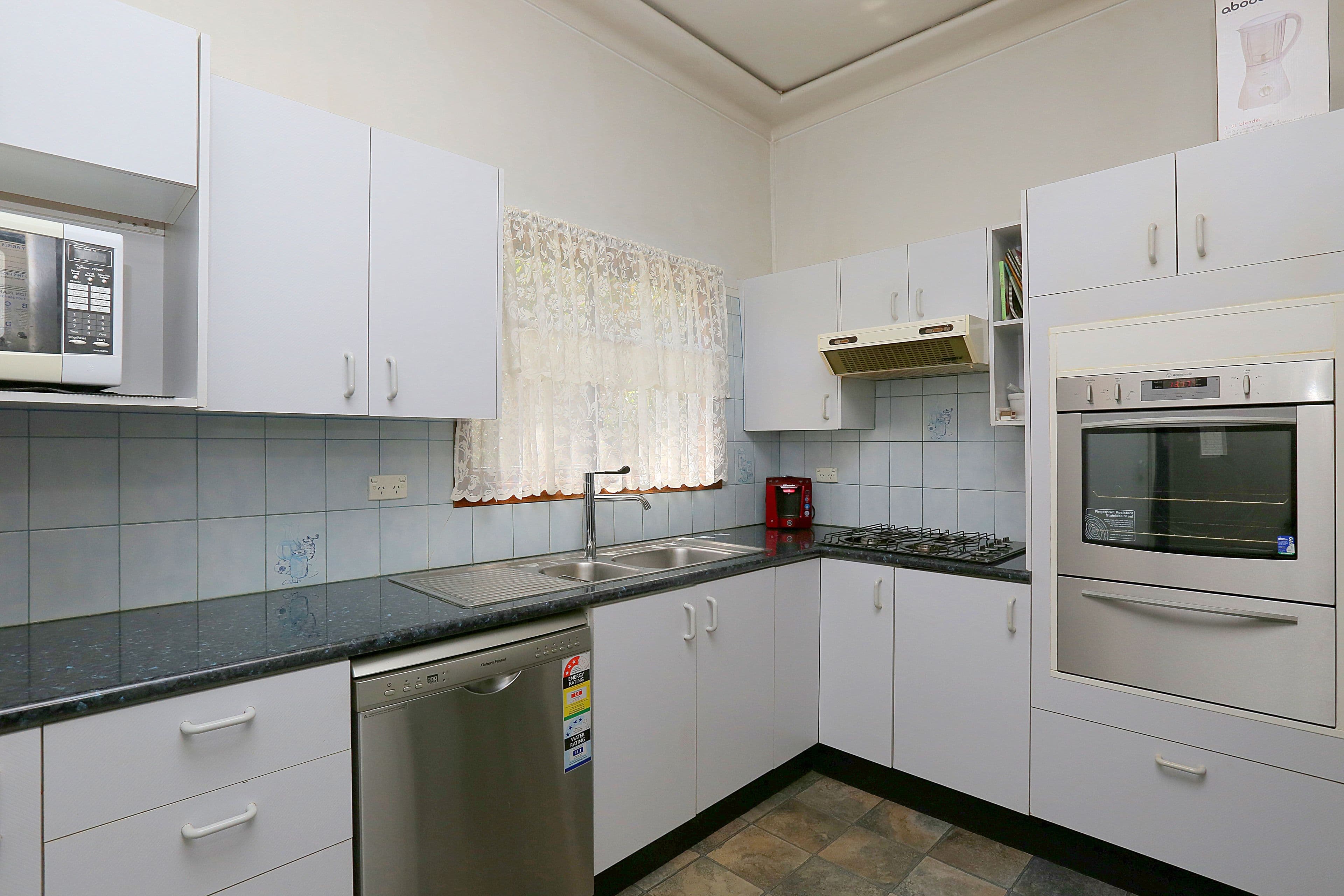 130 Stacey Street, Bankstown - Thumbnail 4