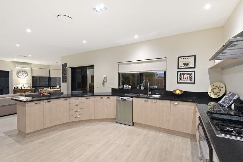 3 Searle Close, Werribee VIC 3030, Werribee - Thumbnail 7