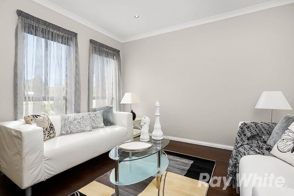 4 Pearce Way, Craigieburn VIC 3064, Craigieburn - Thumbnail 2